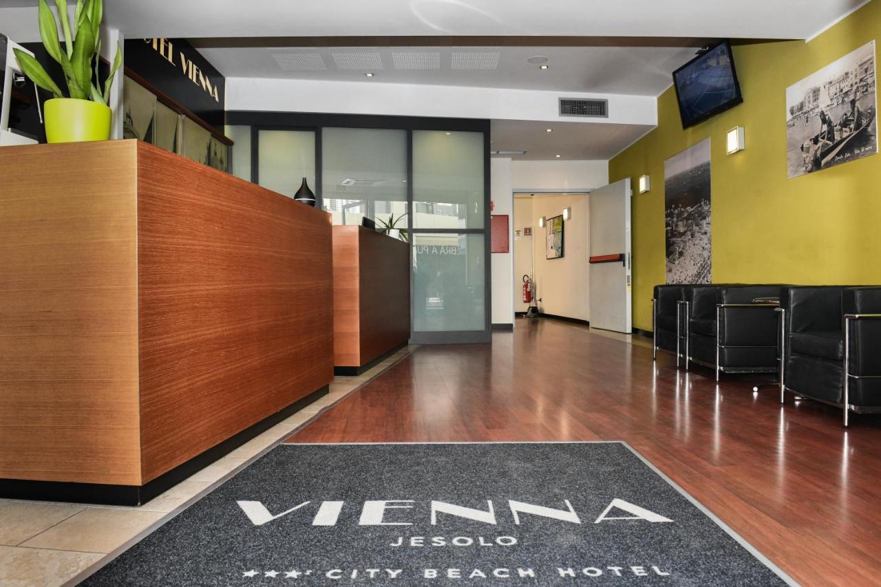 Hotel Vienna Lido di Jesolo Buitenkant foto