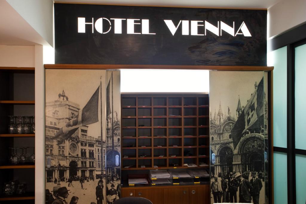 Hotel Vienna Lido di Jesolo Buitenkant foto