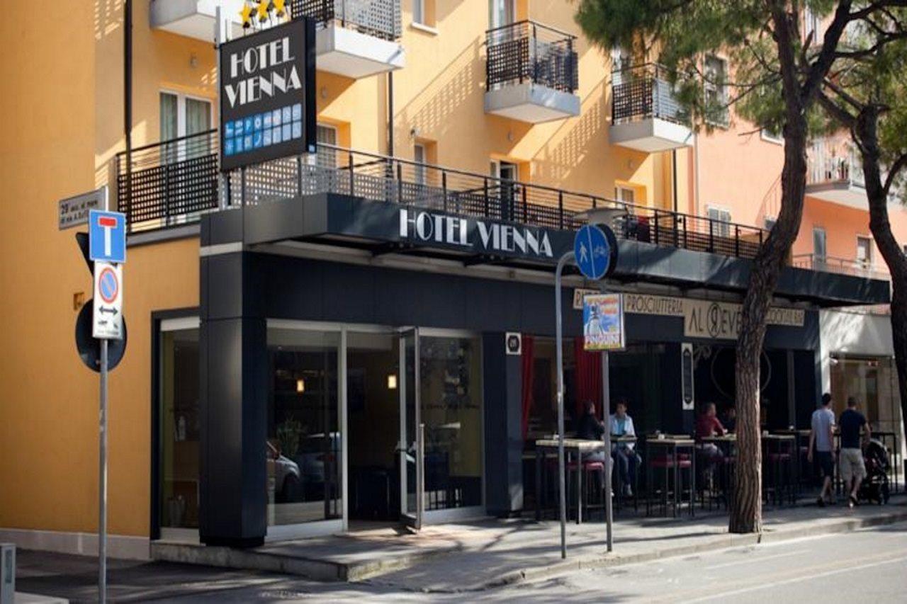 Hotel Vienna Lido di Jesolo Buitenkant foto