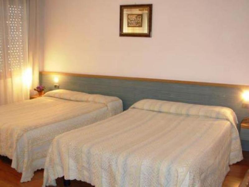 Hotel Vienna Lido di Jesolo Buitenkant foto