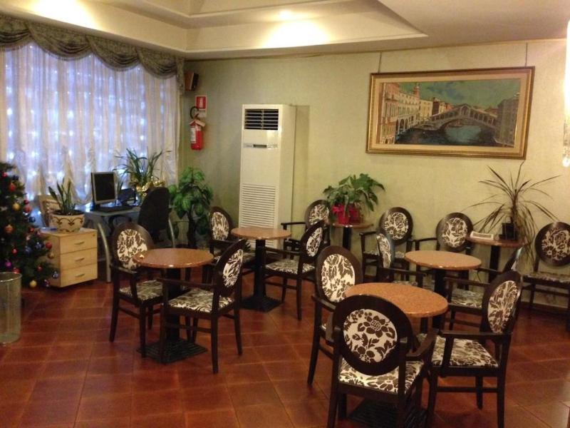 Hotel Vienna Lido di Jesolo Buitenkant foto
