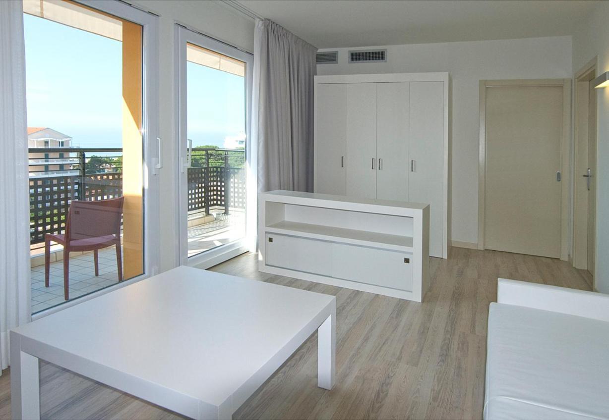 Hotel Vienna Lido di Jesolo Buitenkant foto